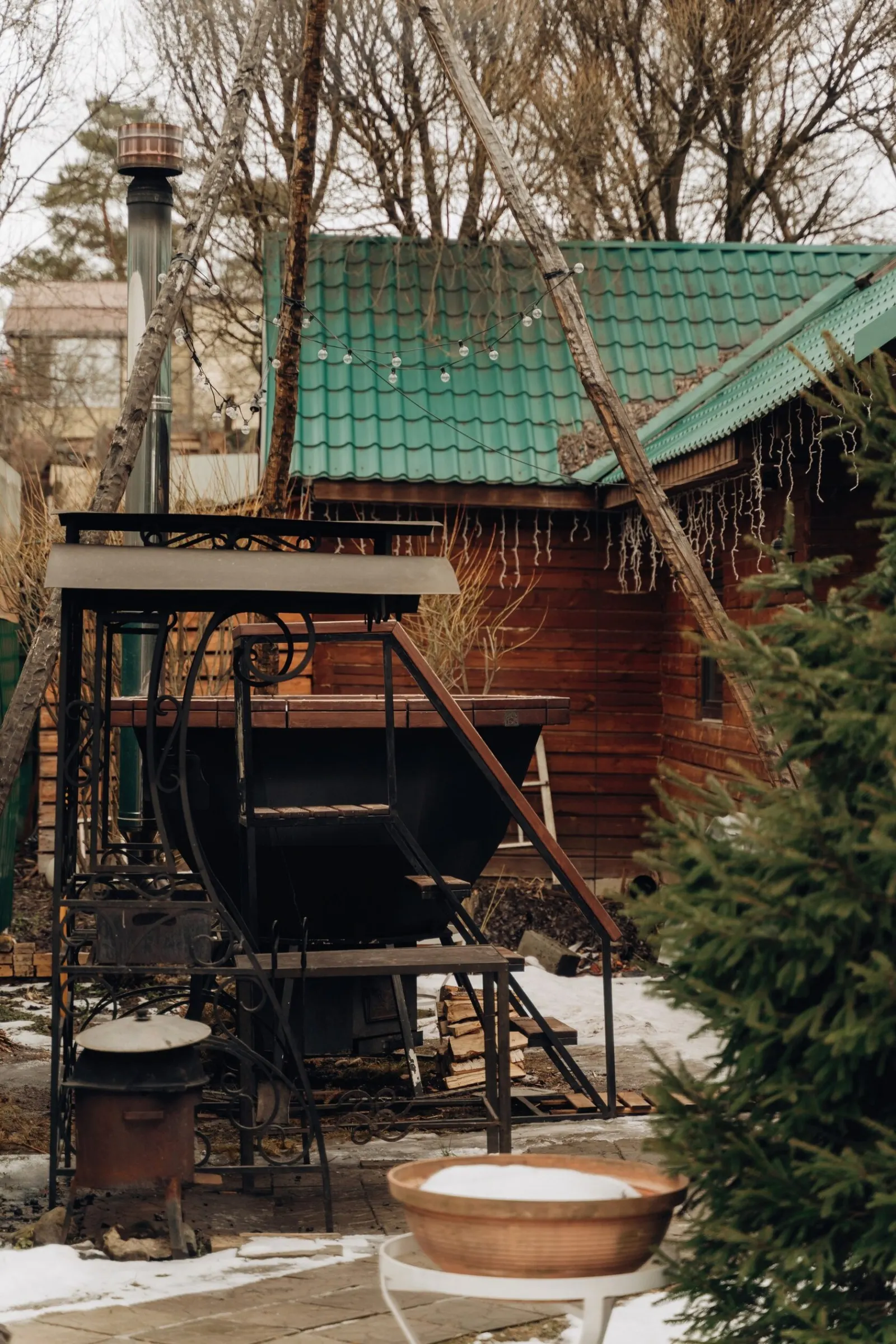 Чан на дровах в банях Сани